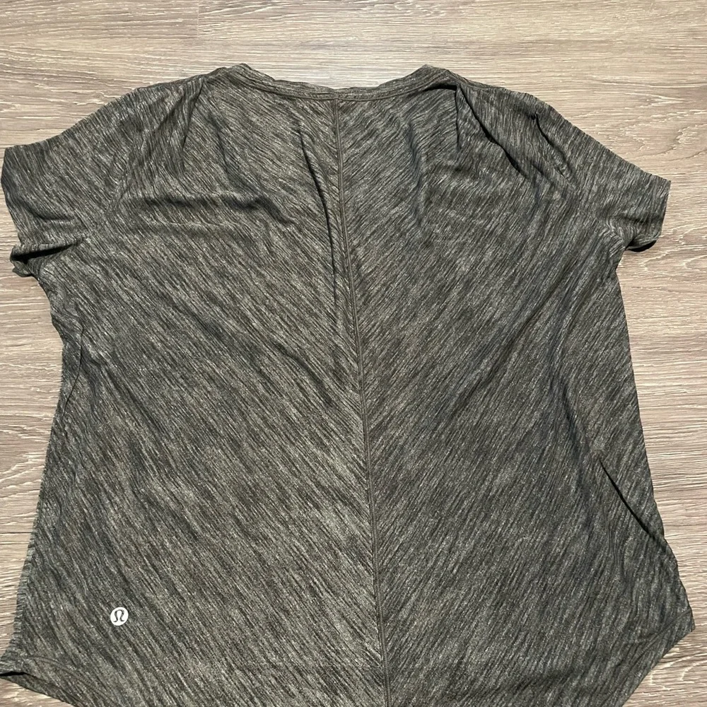 Lululemon Meant to Move Tee - Picture 3 of 4